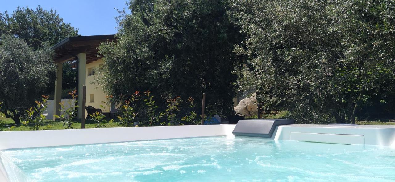 Carmen de Nella Eco Lodge 4* Caprino Veronese Esterno foto